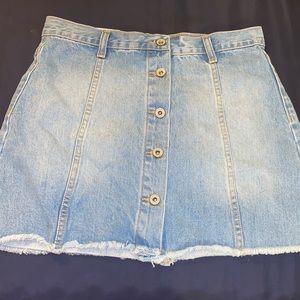 Forever 21 size 6 or 28 inch waist Jean skirt NWT